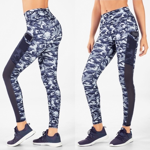 Fabletics On the Go Power Hold Blue Camo Print High Rise Leggings Small - Picture 1 of 7